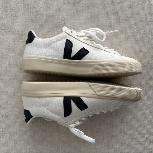 NEW Veja Campo White & Black Sneakers | Size 6 / EU 37 | New in Box (NIB) - Picture 4 of 17